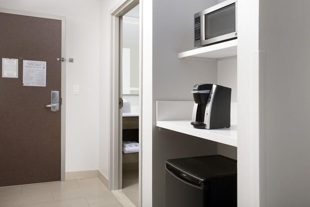 Holiday Inn Express Jacksonville Beach By Ihg Bagian luar foto