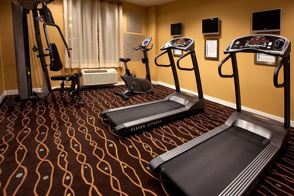 Holiday Inn Express Jacksonville Beach By Ihg Bagian luar foto