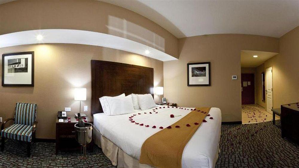 Holiday Inn Express Jacksonville Beach By Ihg Bagian luar foto
