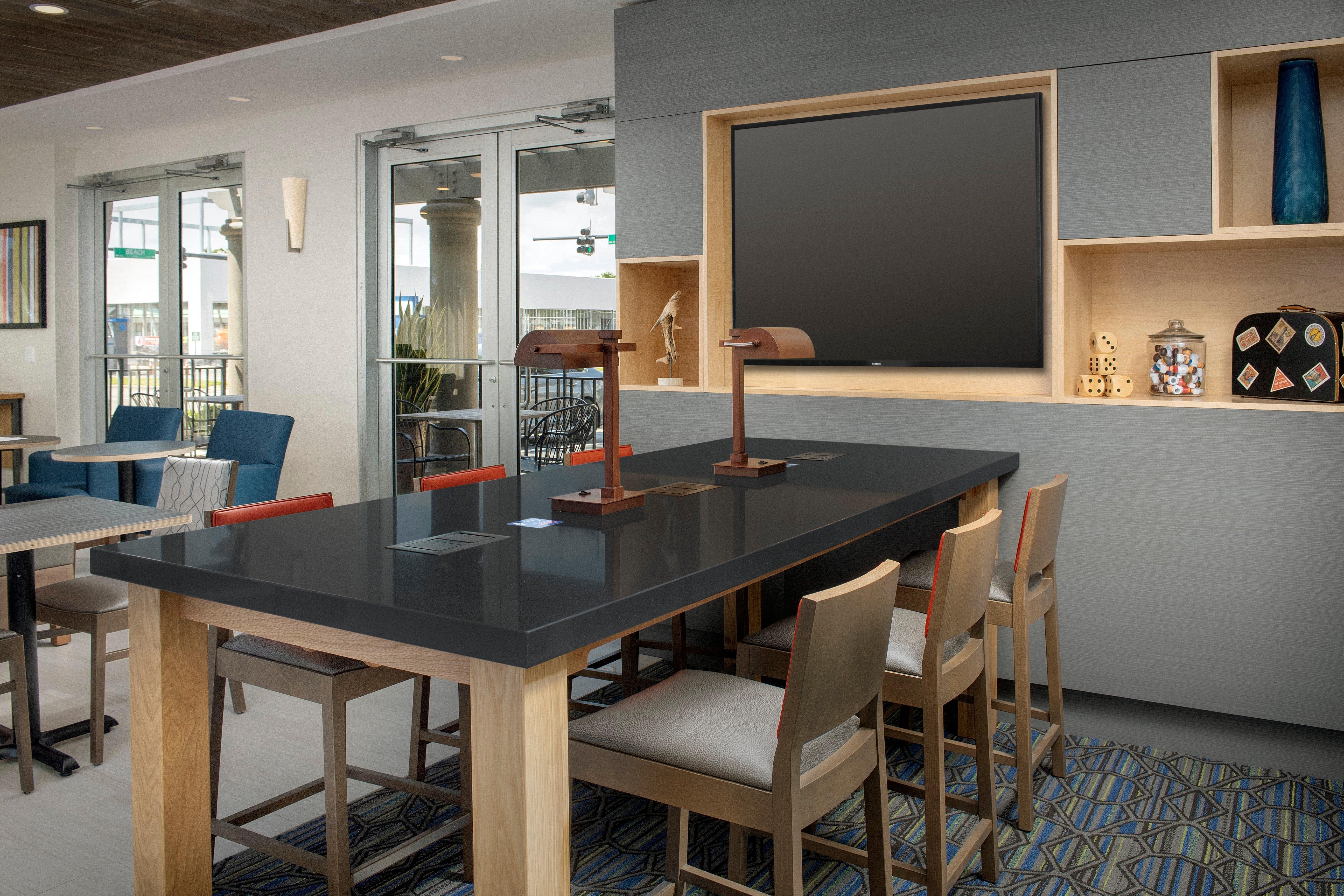Holiday Inn Express Jacksonville Beach By Ihg Bagian luar foto
