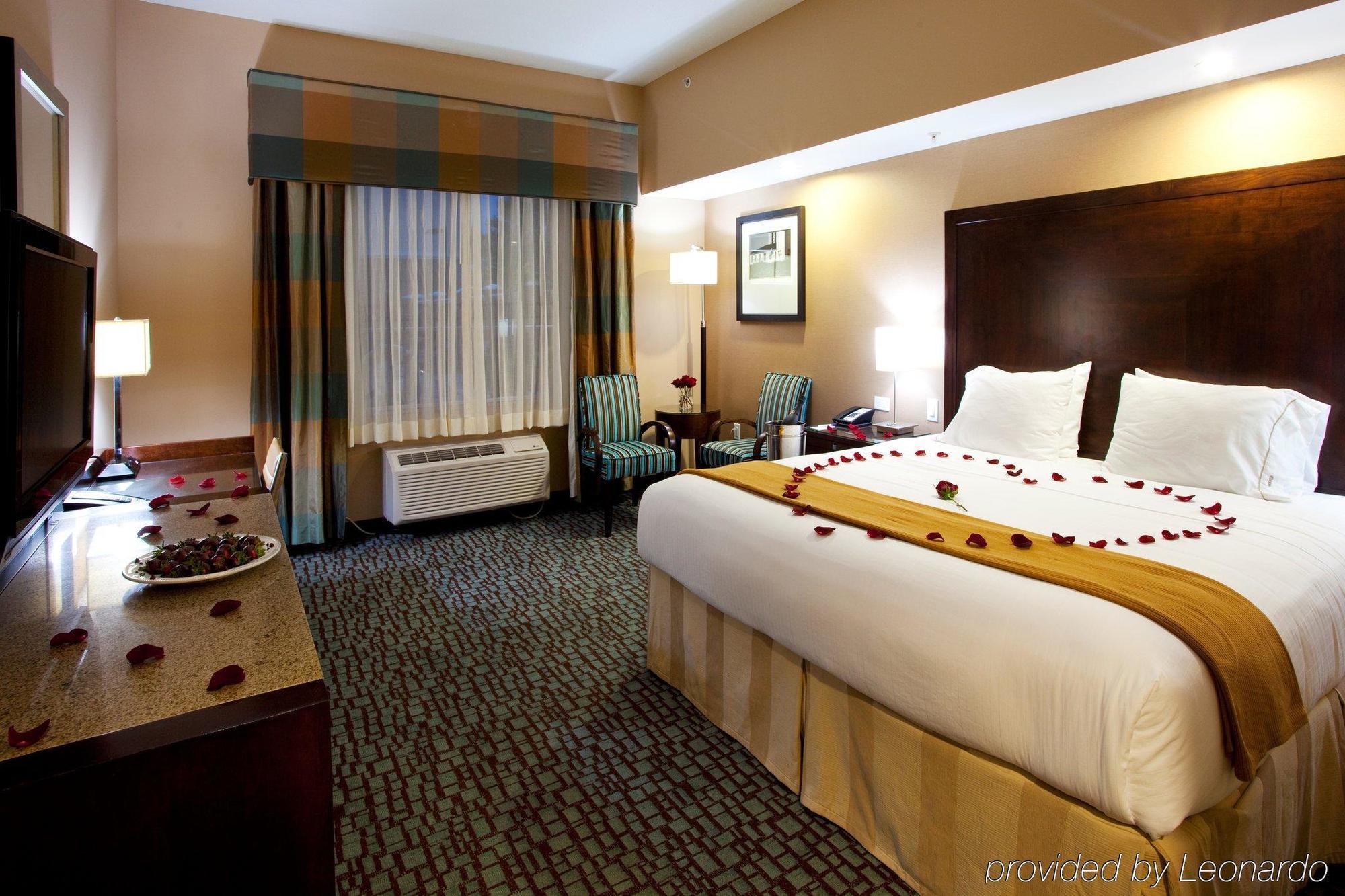 Holiday Inn Express Jacksonville Beach By Ihg Bagian luar foto
