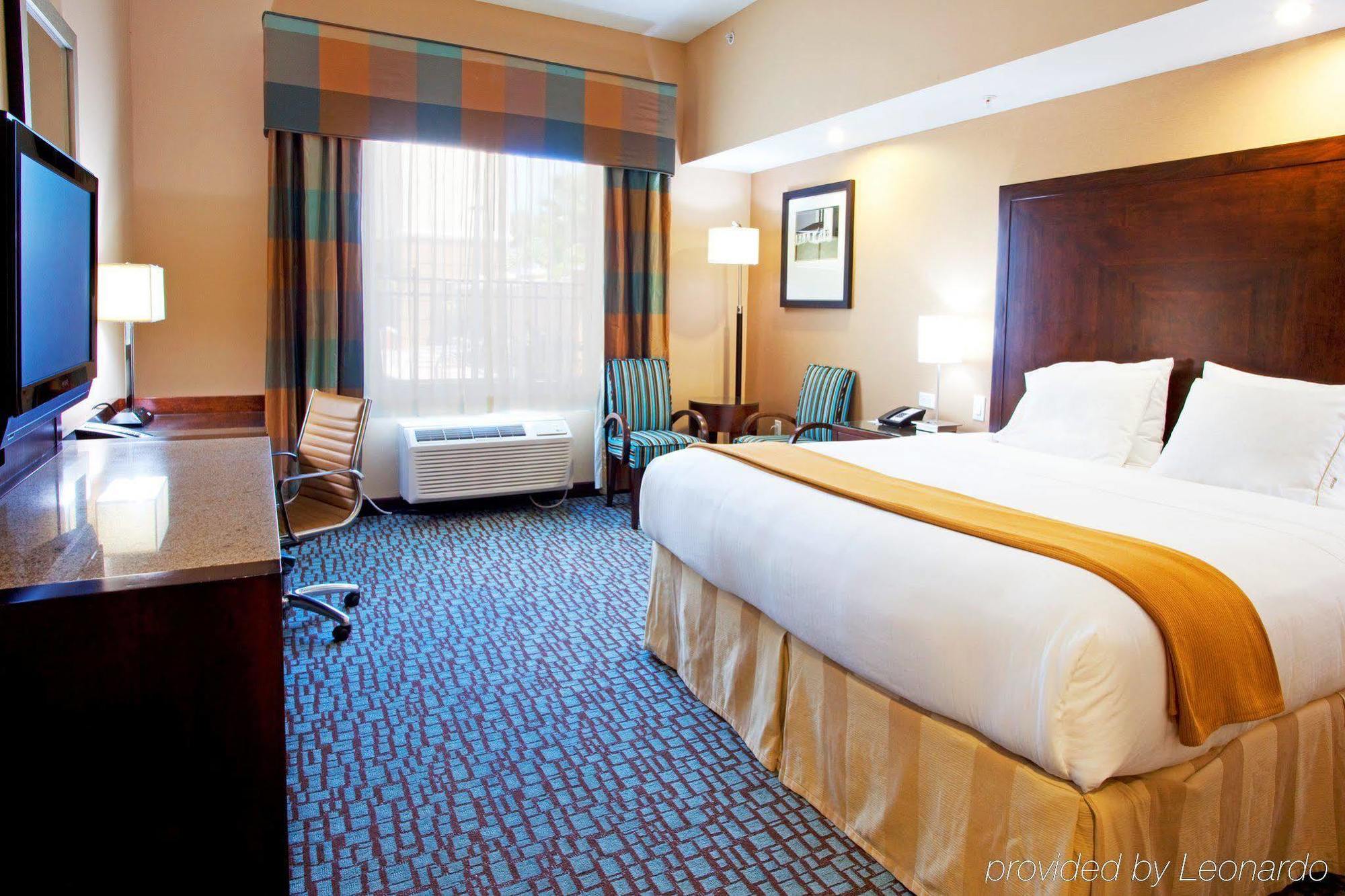 Holiday Inn Express Jacksonville Beach By Ihg Bagian luar foto